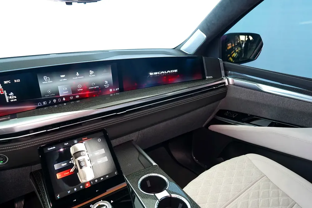 WARRANTY AND SERVICE JULY 2029 | PILOT SEATS | REAR ENTERTAINMENT | PANORAMIC ROOF - Image 13