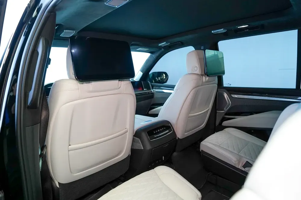WARRANTY AND SERVICE JULY 2029 | PILOT SEATS | REAR ENTERTAINMENT | PANORAMIC ROOF - Image 14