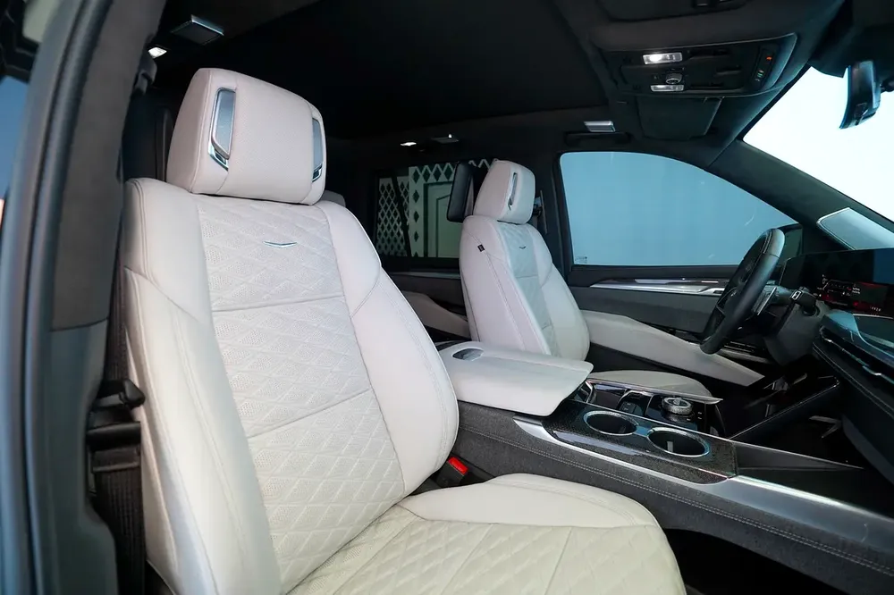 WARRANTY AND SERVICE JULY 2029 | PILOT SEATS | REAR ENTERTAINMENT | PANORAMIC ROOF - Image 15