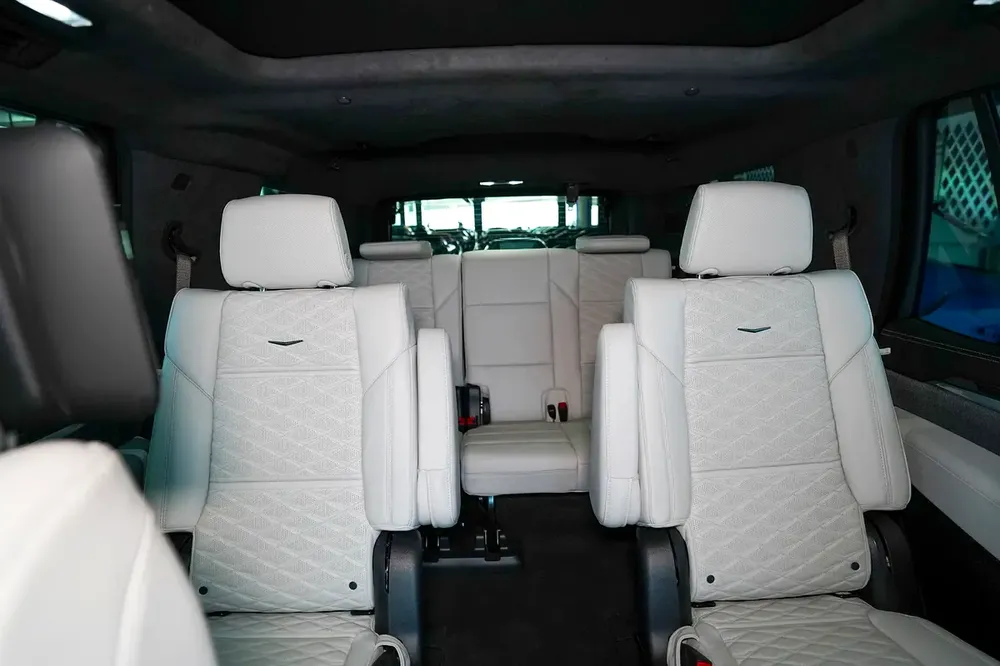WARRANTY AND SERVICE JULY 2029 | PILOT SEATS | REAR ENTERTAINMENT | PANORAMIC ROOF - Image 16