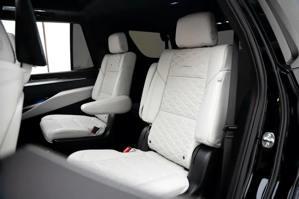 2025 CADILLAC ESCALADE 600 SPORT PLATINUM WITH WARRANTY AND SERVICE CONTRACT - Image 16