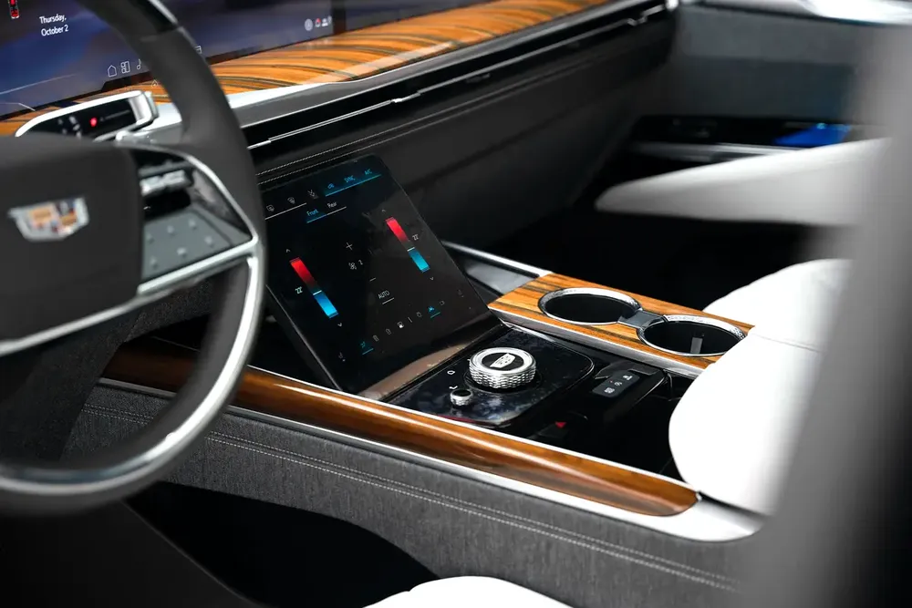 2025 CADILLAC ESCALADE 600 SPORT PLATINUM WITH WARRANTY AND SERVICE CONTRACT - Image 9