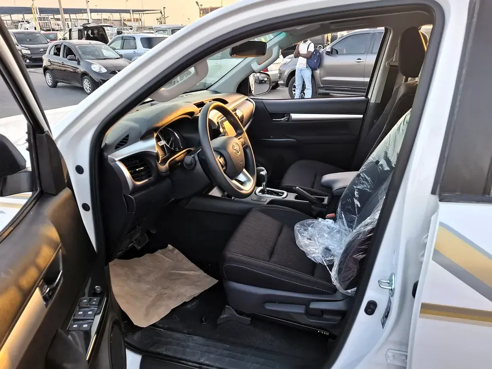 Toyota Hilux SR5 2.4L 2026 Brand New - Export Only - Jordan Spec - Image 8