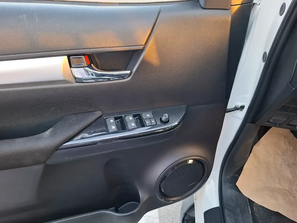 Toyota Hilux SR5 2.4L 2026 Brand New - Export Only - Jordan Spec - Image 9