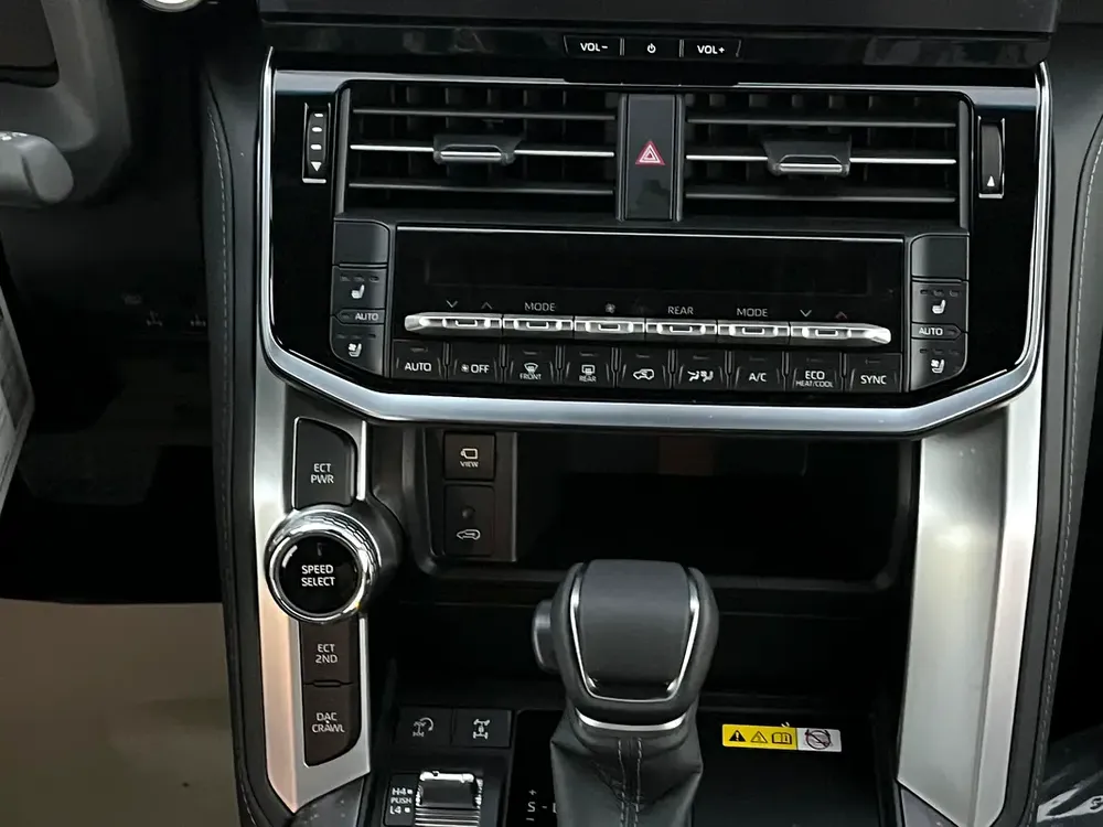 Toyota Land Cruiser VX 2026 | 4.0L | Full Option JBL & Radar & Memory Seats - Image 15