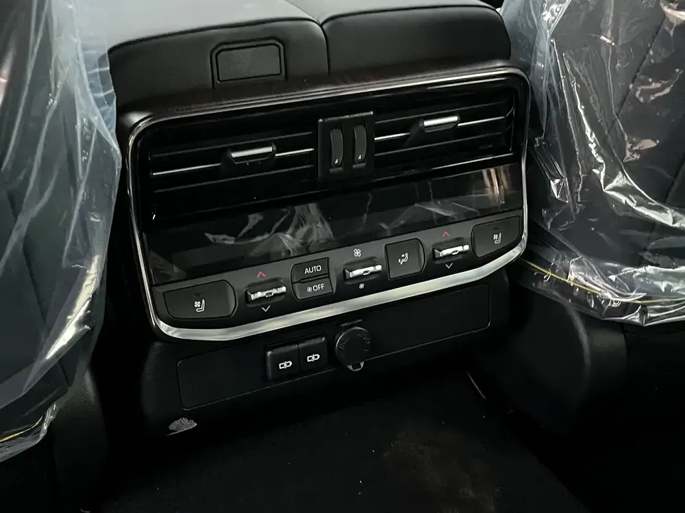 Toyota Land Cruiser VX 2026 | 4.0L | Full Option JBL & Radar & Memory Seats - Image 18