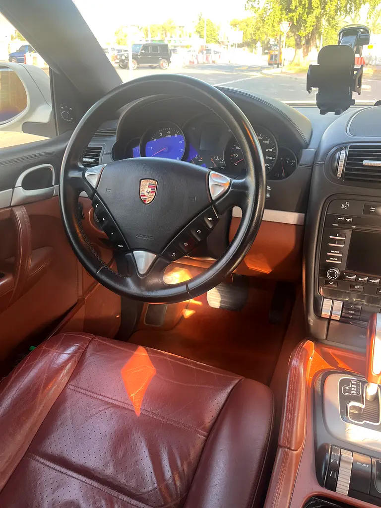 2009 Porsche Cayenne - GCC Specs - Well Maintained - Image 11