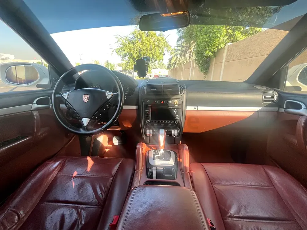 2009 Porsche Cayenne - GCC Specs - Well Maintained - Image 12