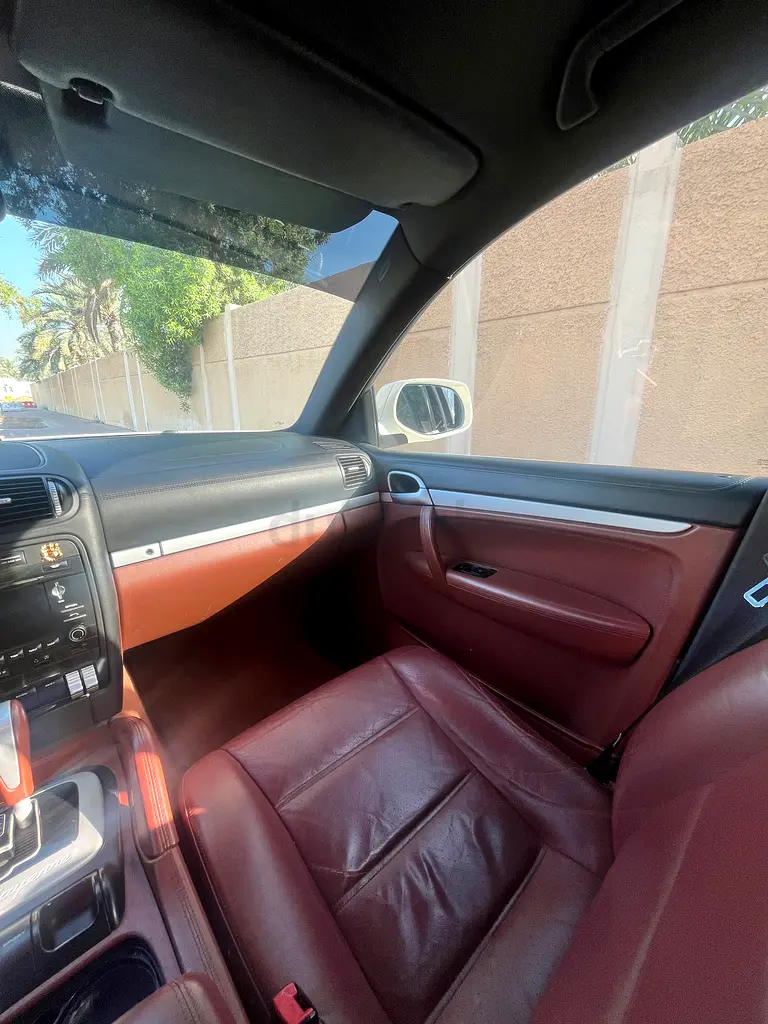 2009 Porsche Cayenne - GCC Specs - Well Maintained - Image 13
