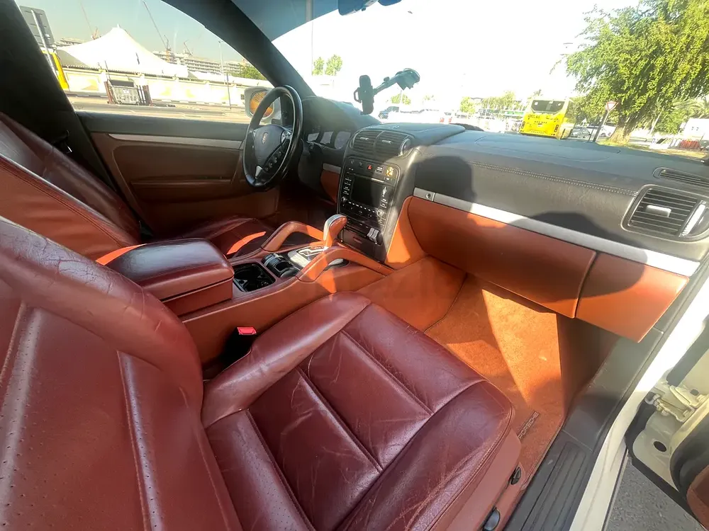 2009 Porsche Cayenne - GCC Specs - Well Maintained - Image 14