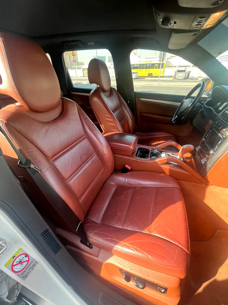 2009 Porsche Cayenne - GCC Specs - Well Maintained - Image 16