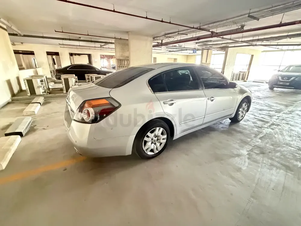 2012 NISSAN ALTIMA GCC SPECS RTA PASS IN VERY GOOD CONDITION - Image 4