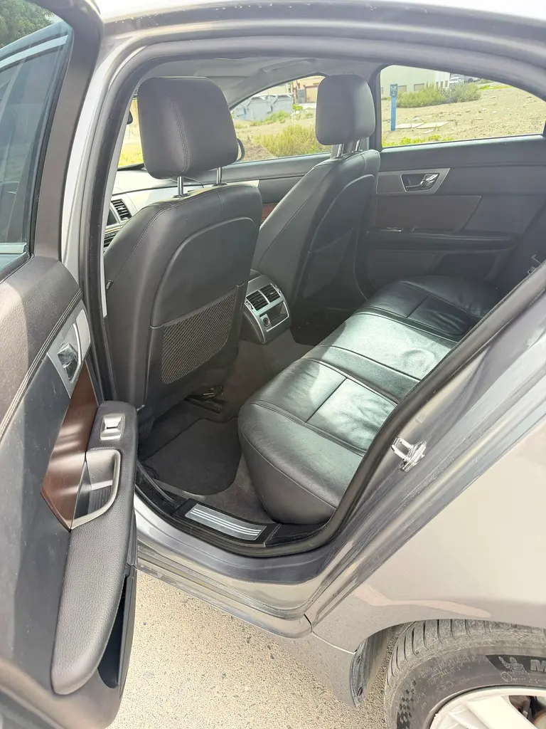 Jaguar XF Luxury 2015 GCC Specs - Image 12