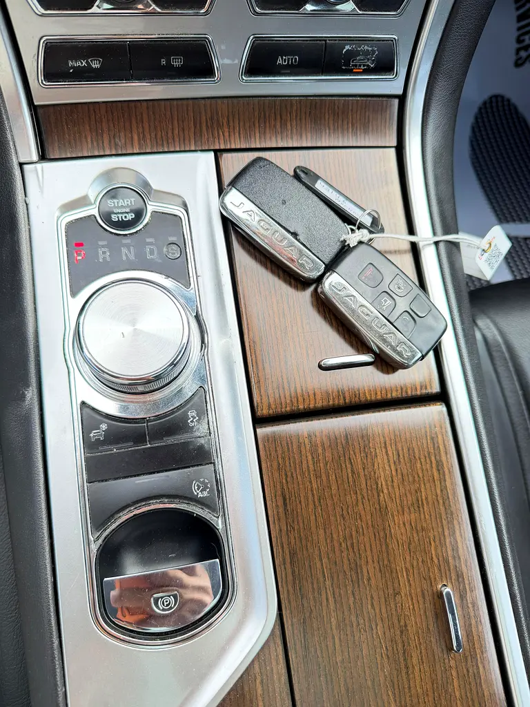 Jaguar XF Luxury 2015 GCC Specs - Image 13