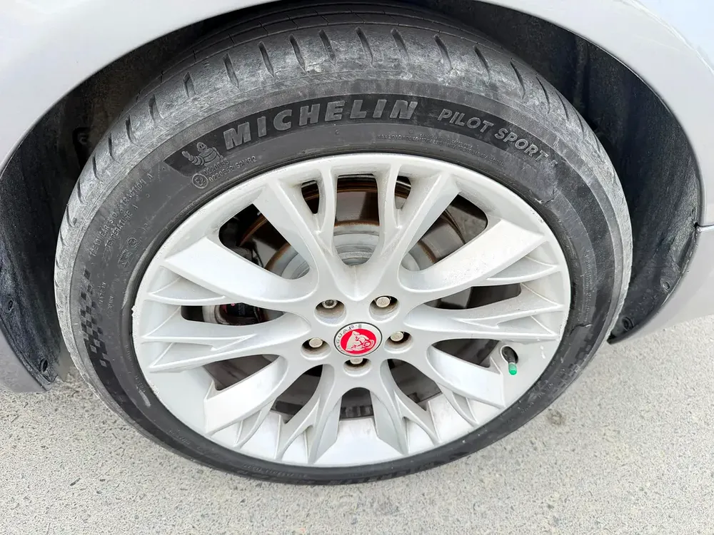 Jaguar XF Luxury 2015 GCC Specs - Image 16