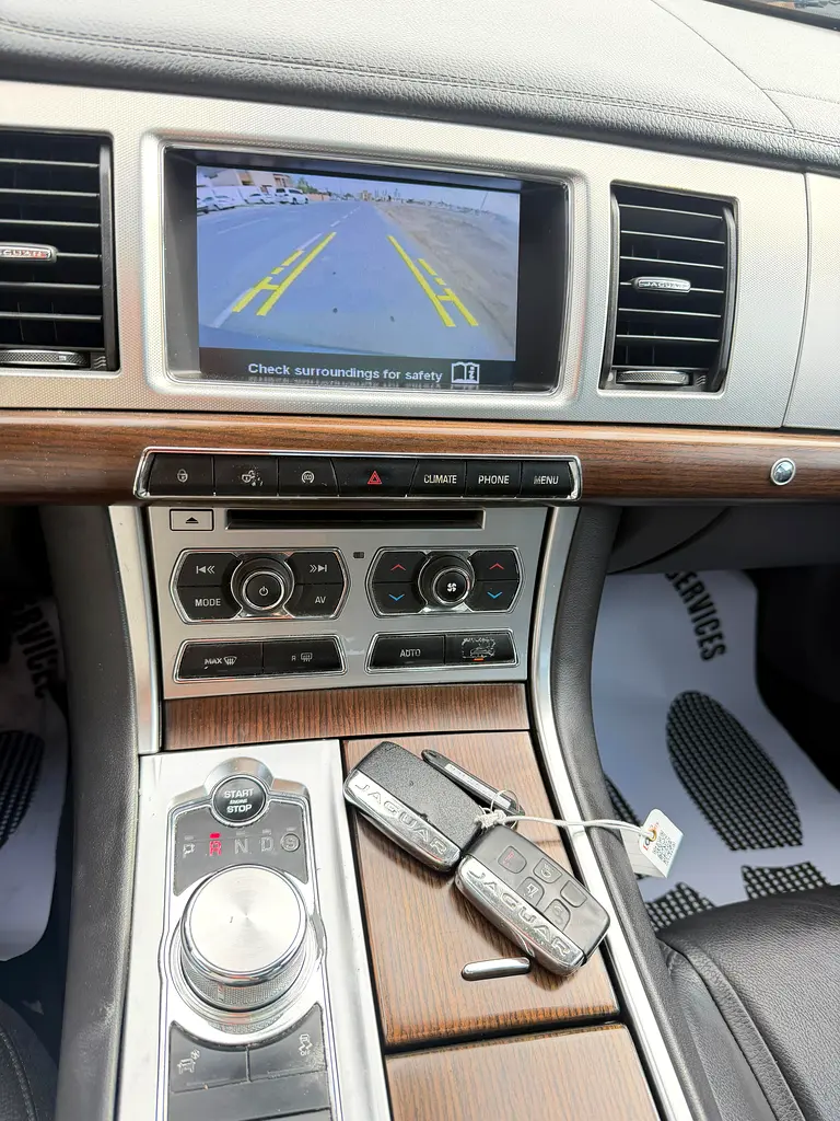 Jaguar XF Luxury 2015 GCC Specs - Image 7