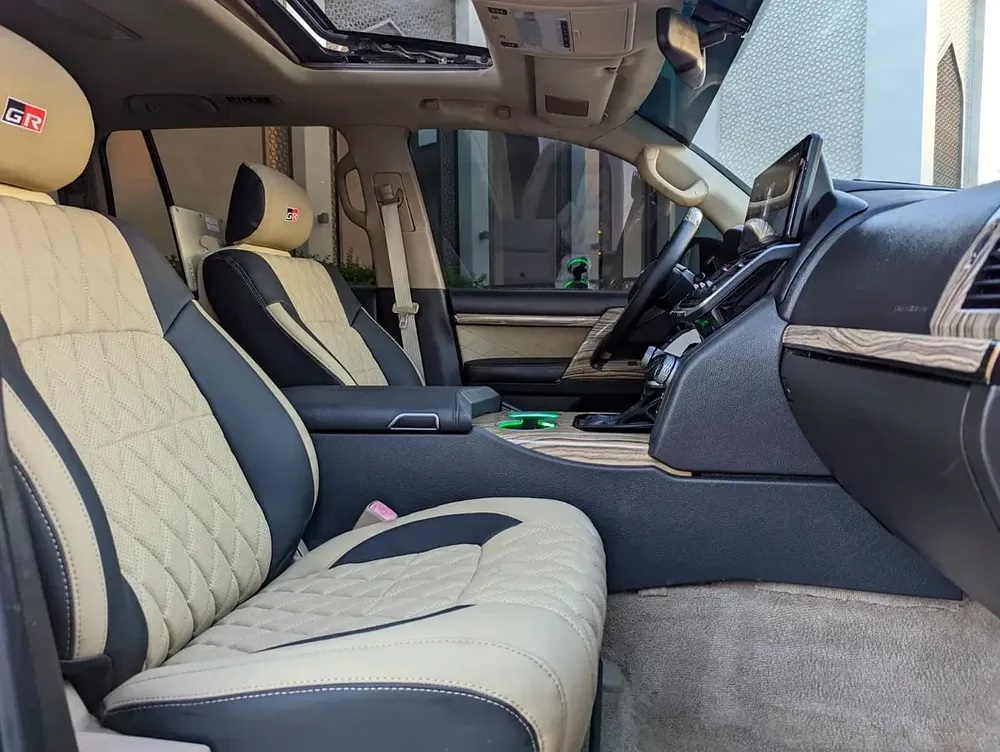 TOYOTA LAND CRUISER 2008 FACELIFTED 2025 V6 FULL OPTION GCC IN EXCELLENT CONDITION - Image 5