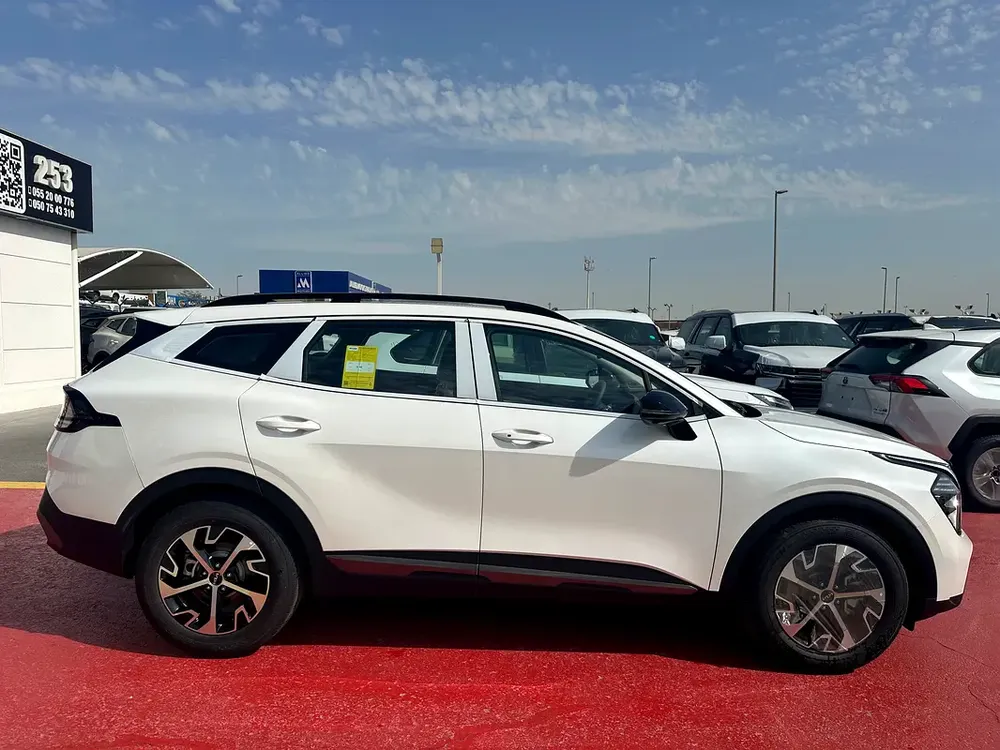 2025 Kia sportage 2.0 hybrid Chinese spec (0km) - Image 4