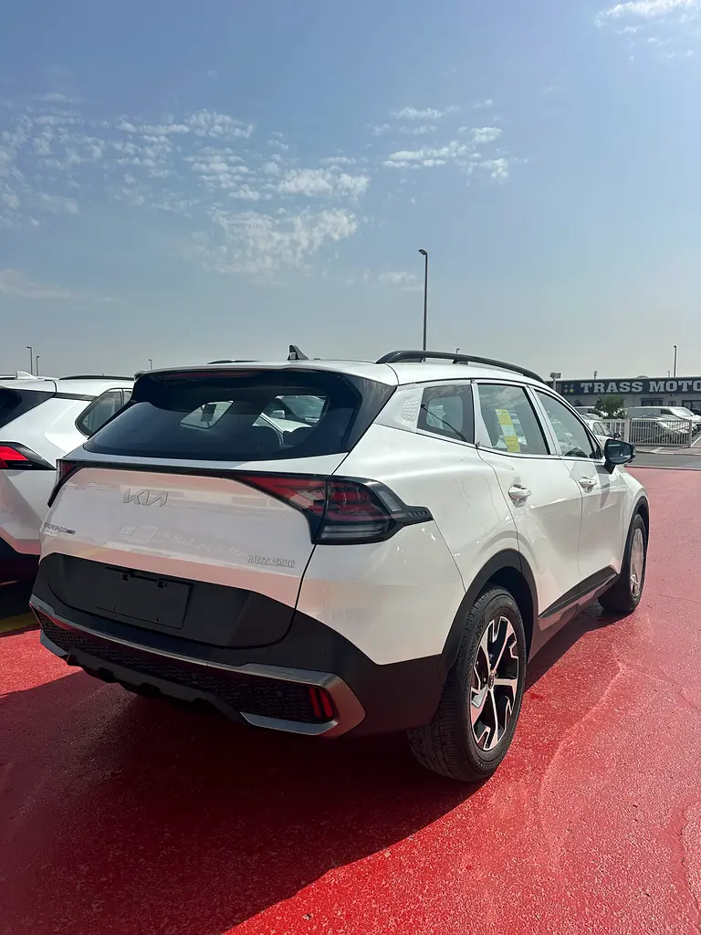 2025 Kia sportage 2.0 hybrid Chinese spec (0km) - Image 5