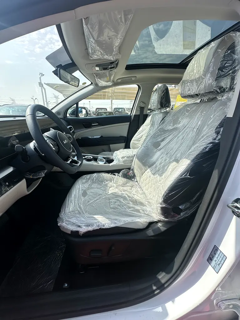 2025 Kia sportage 2.0 hybrid Chinese spec (0km) - Image 8