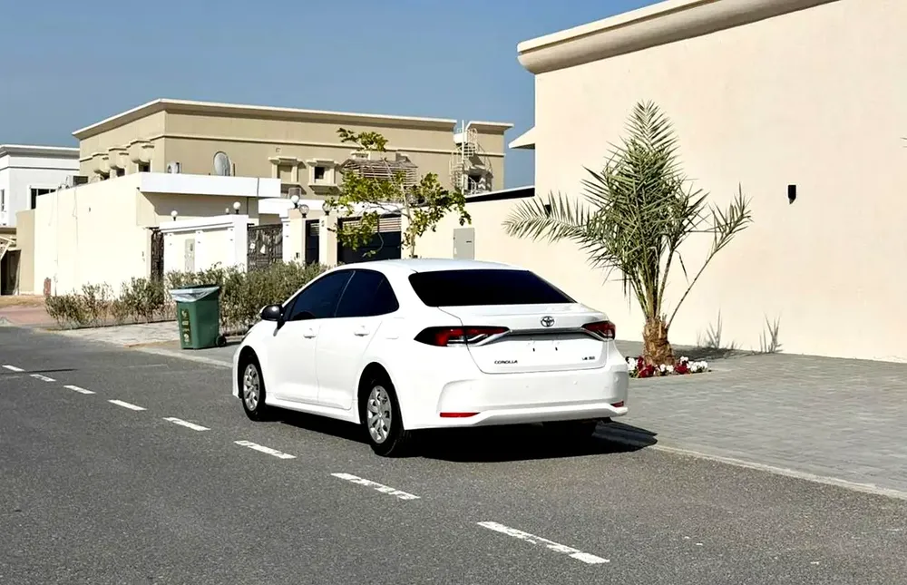 2021 Toyota Corolla - GCC Specs - Reliable and Efficient - Image 4