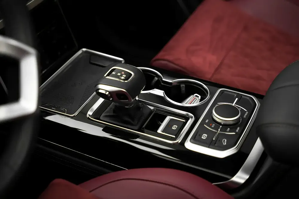 2023 HONGQI HS7 FLAGSHIP WITH WARRANTY - Image 9