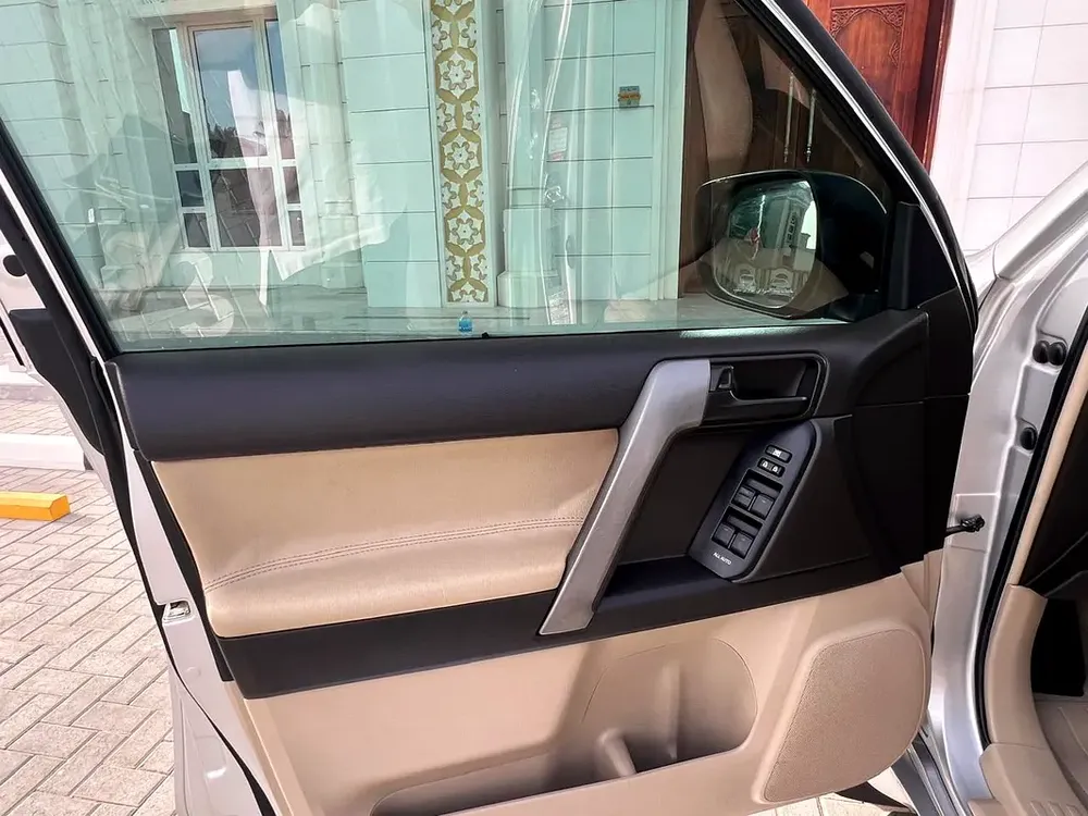 GCC 2012 Toyota Prado TX-L  4.0L V6 | FULL OPTION | Excellent Condition - Image 16