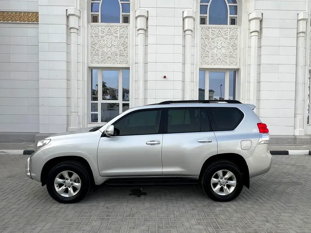 GCC 2012 Toyota Prado TX-L  4.0L V6 | FULL OPTION | Excellent Condition - Image 5
