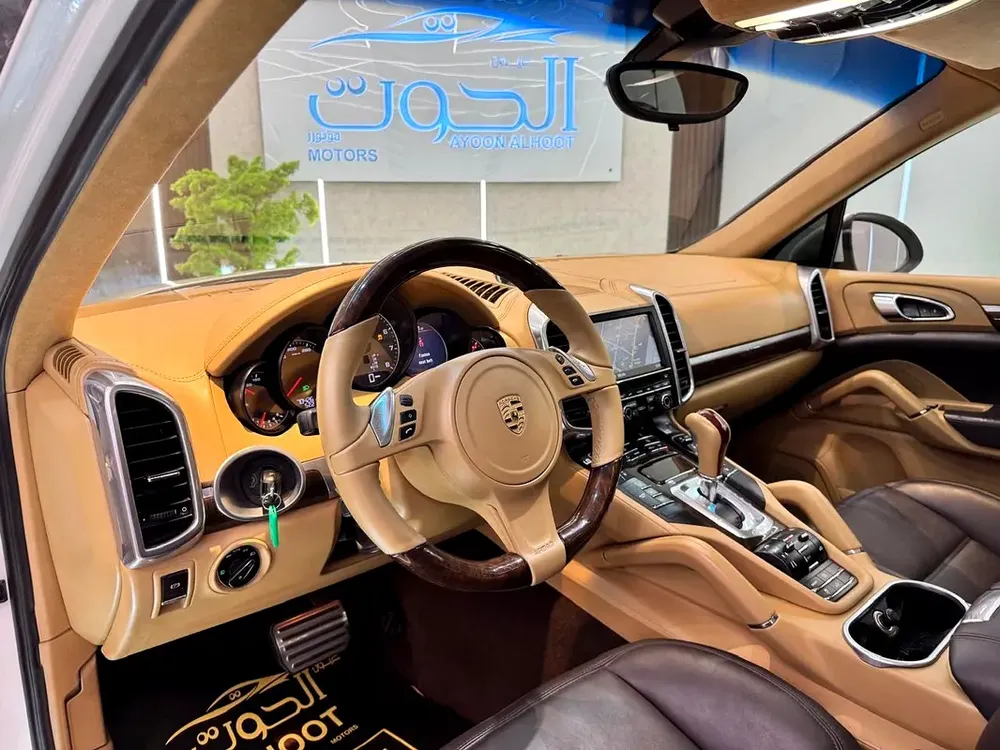 AMAZING PORSCHE CAYENNE GTS V8 || GCC || FULLY LOADED || ACCIDENT FREE || PERFECT CONDITION - Image 14