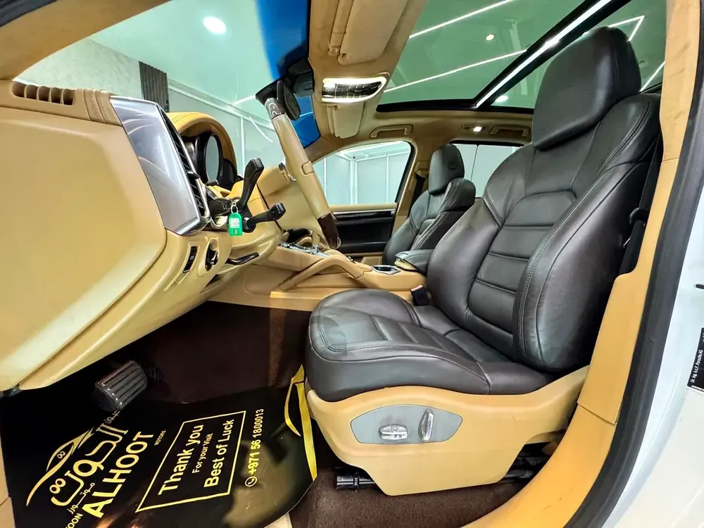 AMAZING PORSCHE CAYENNE GTS V8 || GCC || FULLY LOADED || ACCIDENT FREE || PERFECT CONDITION - Image 15