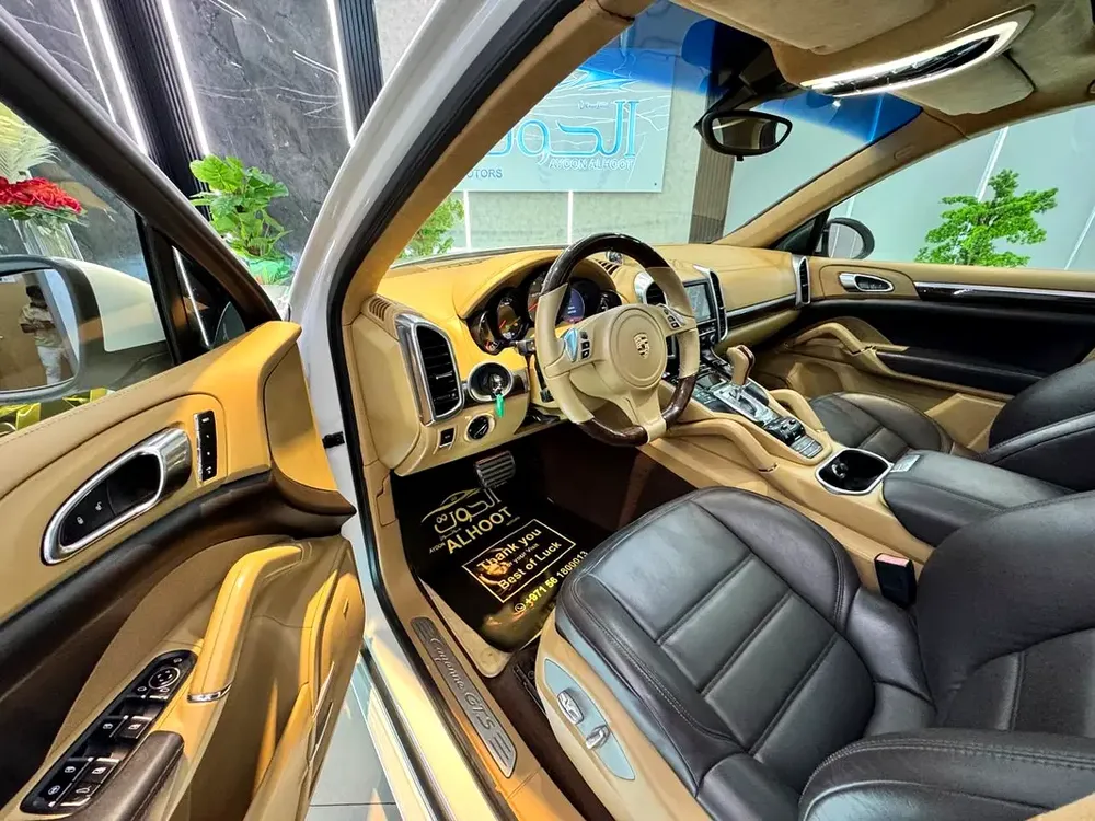 AMAZING PORSCHE CAYENNE GTS V8 || GCC || FULLY LOADED || ACCIDENT FREE || PERFECT CONDITION - Image 16
