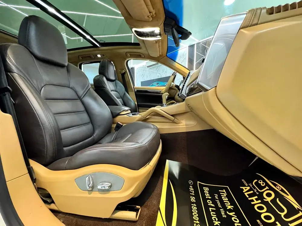 AMAZING PORSCHE CAYENNE GTS V8 || GCC || FULLY LOADED || ACCIDENT FREE || PERFECT CONDITION - Image 18