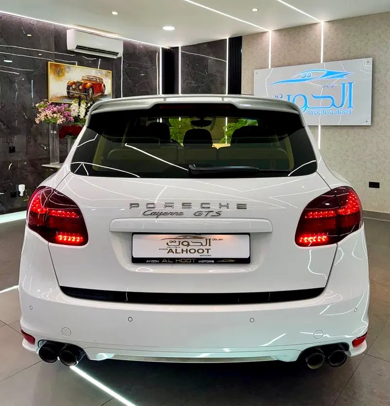 AMAZING PORSCHE CAYENNE GTS V8 || GCC || FULLY LOADED || ACCIDENT FREE || PERFECT CONDITION - Image 7