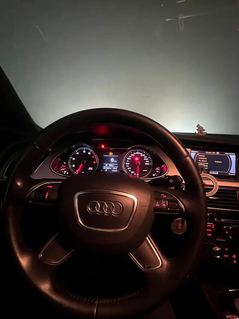 🔥 Audi A4 | Urgent Sale |Great Deal|GCC| Leather seat l Parking Sensors | Cruise Control l Sunroof - Image 11
