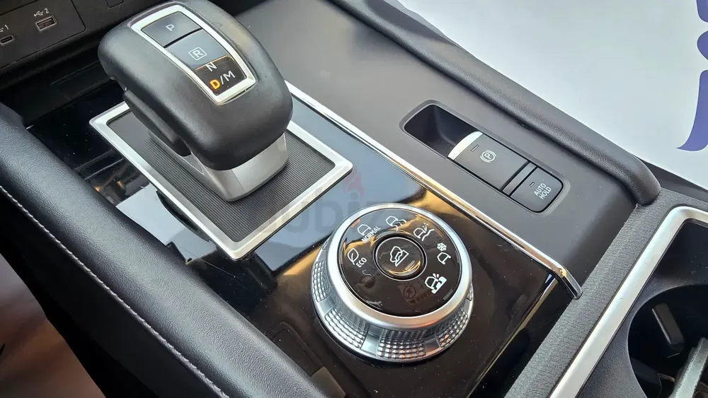 Mitsubishi OUTLANDER Limited Sports Edition Gcc - Image 16