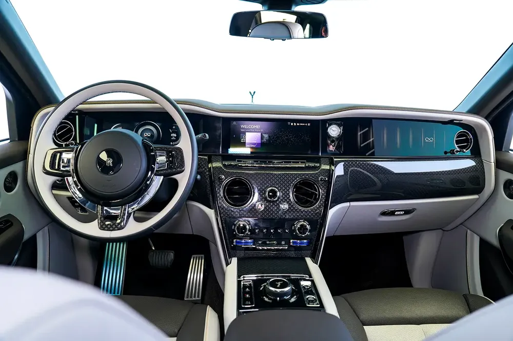 WARRANTY + SERVICE OCT 2028 | REAR ENTERTAINMRNT | BESPOKE AUDIO | STARLIGHT | SIDE STEPS - Image 17