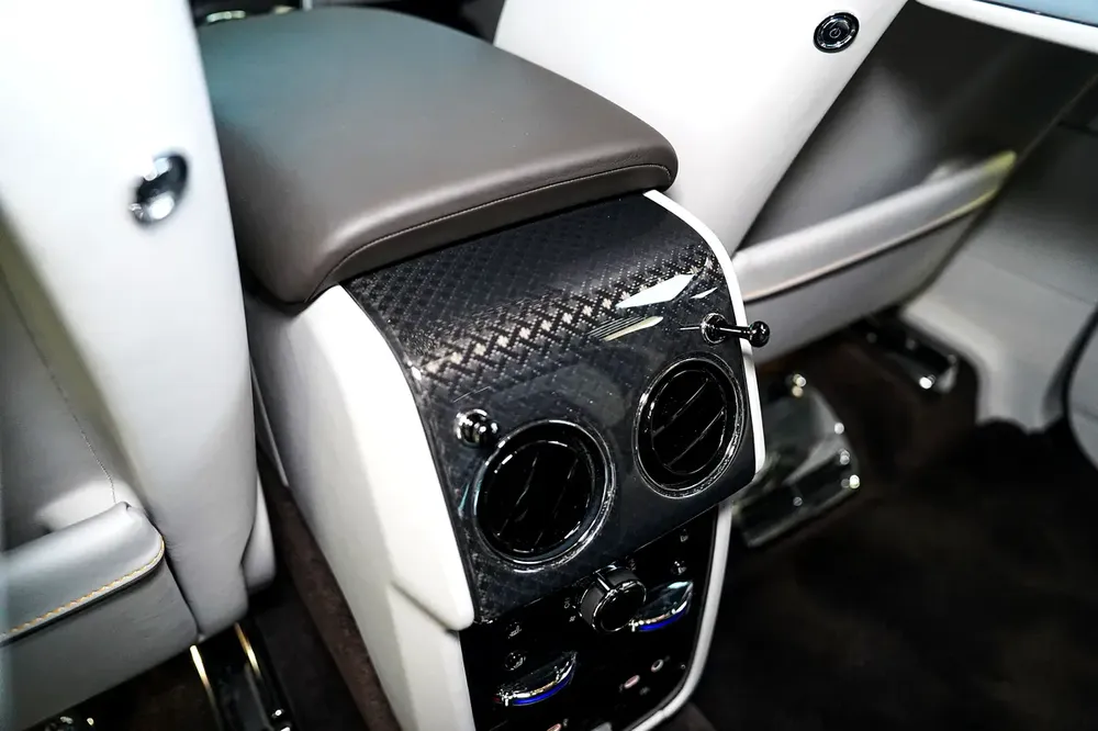 WARRANTY + SERVICE OCT 2028 | REAR ENTERTAINMRNT | BESPOKE AUDIO | STARLIGHT | SIDE STEPS - Image 18
