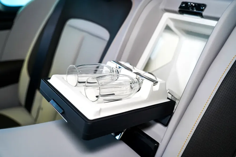 WARRANTY + SERVICE OCT 2028 | REAR ENTERTAINMRNT | BESPOKE AUDIO | STARLIGHT | SIDE STEPS - Image 20