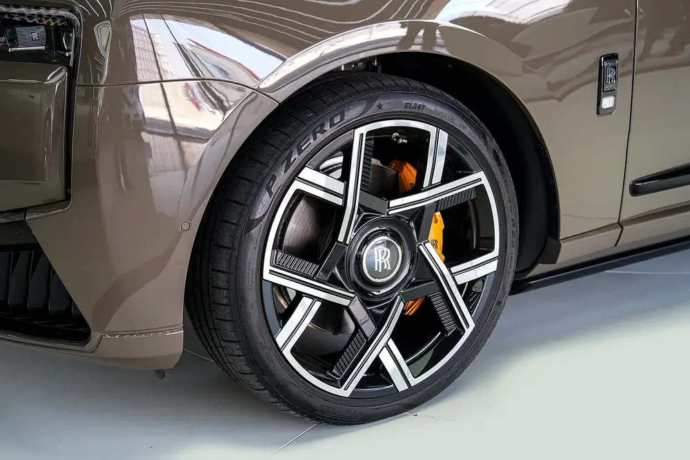 WARRANTY + SERVICE OCT 2028 | REAR ENTERTAINMRNT | BESPOKE AUDIO | STARLIGHT | SIDE STEPS - Image 6