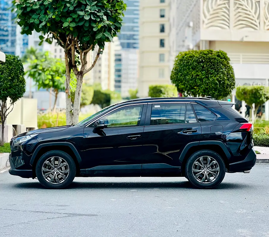 TOYOTA RAV4 2023 GCC SPECS EXCELLENT CONDITION UNDER WARRANTY - Image 10