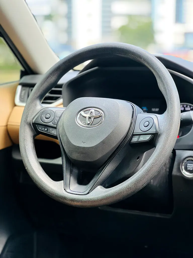 TOYOTA RAV4 2023 GCC SPECS EXCELLENT CONDITION UNDER WARRANTY - Image 15