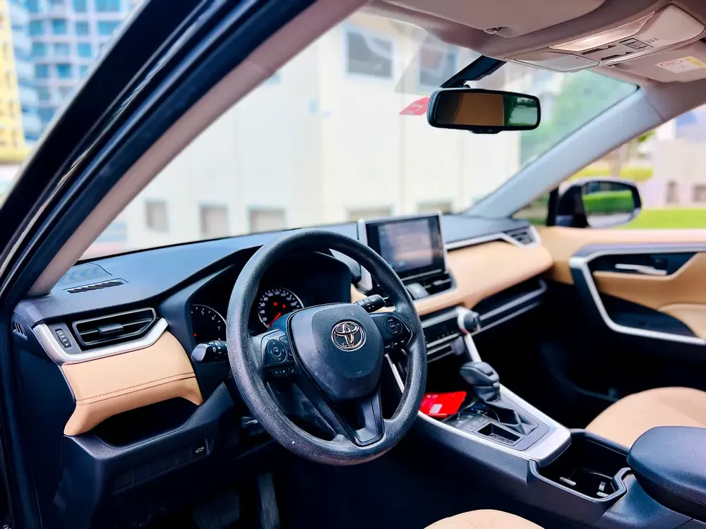 TOYOTA RAV4 2023 GCC SPECS EXCELLENT CONDITION UNDER WARRANTY - Image 9