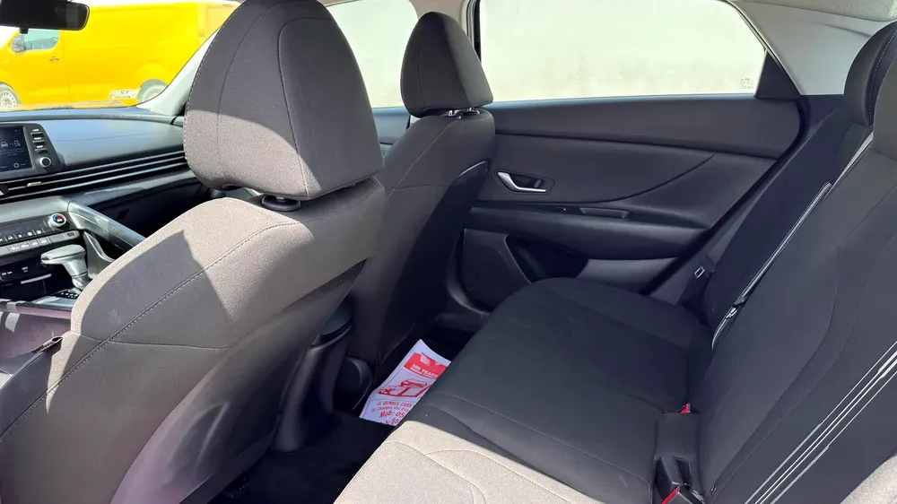 Hyundai Elantra 2023 - Image 12
