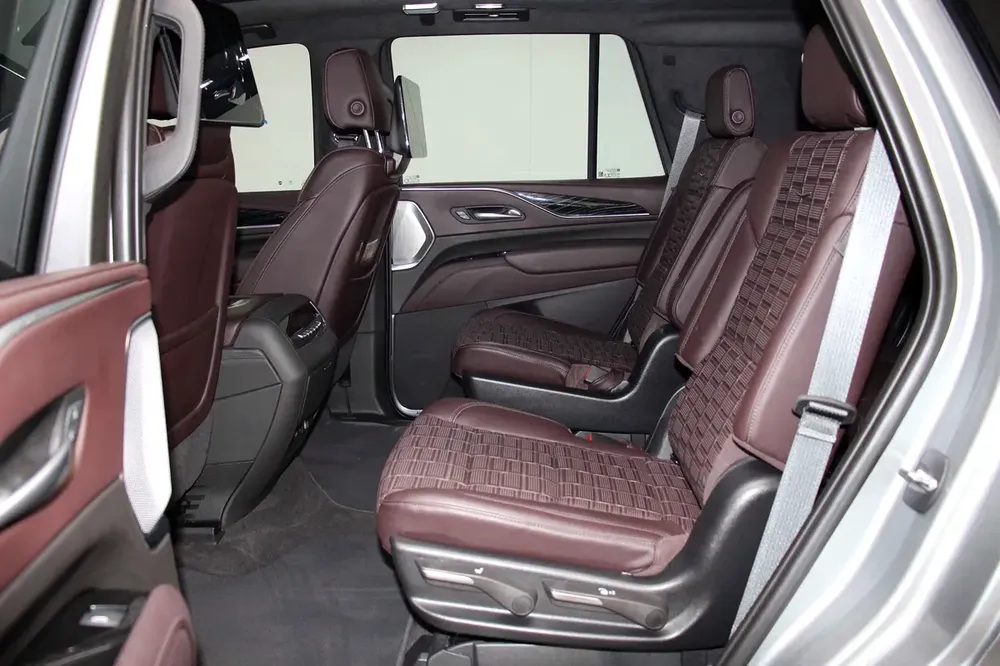 2023 Cadillac Escalade V - GCC Specs - Image 10