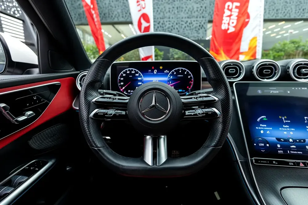 Mercedes-Benz C-Class 200 2022 GCC specs - Image 17