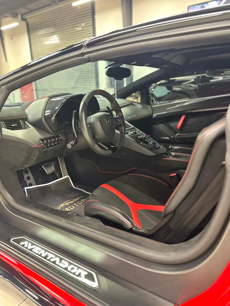 Lamborghini Aventador SVJ Roadster - Image 12