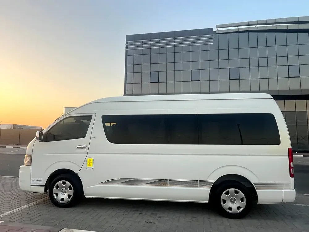 Toyota Hiace GLS 2019 Japanese Specs - Pristine Condition - Image 4