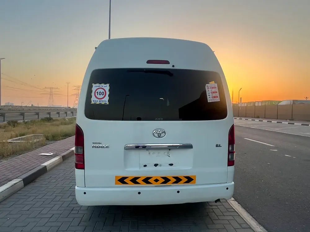 Toyota Hiace GLS 2019 Japanese Specs - Pristine Condition - Image 5