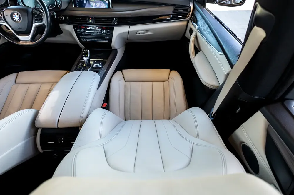 BMW X5 xDrive50i 2017 GCC | Flexible D.P. - Image 15