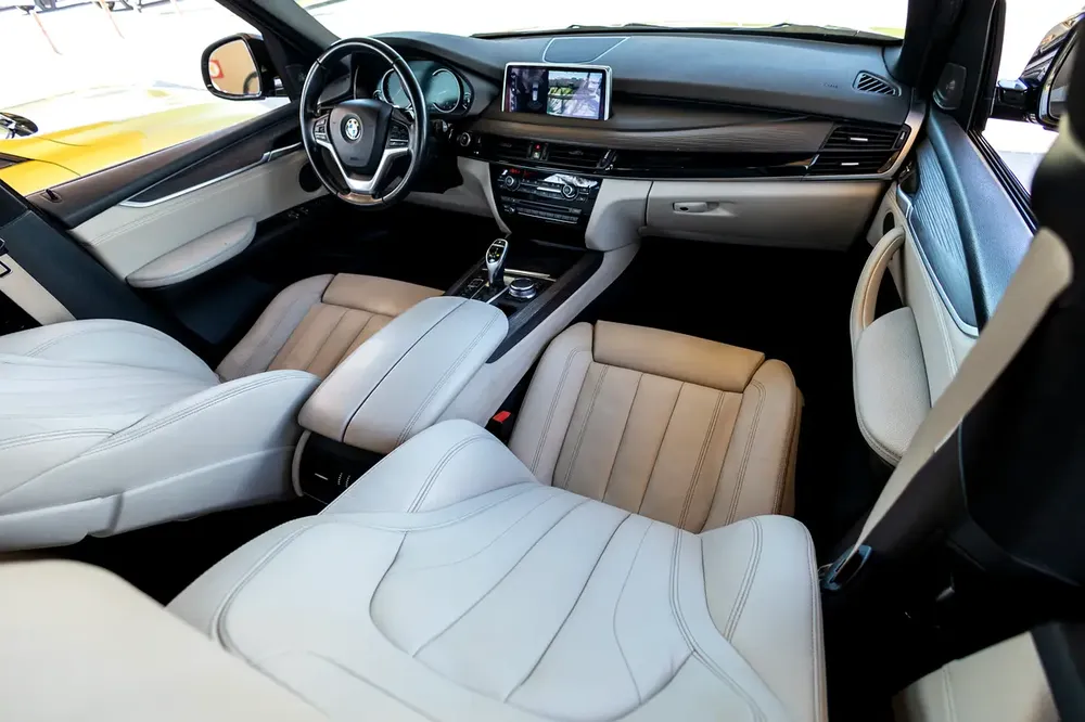 BMW X5 xDrive50i 2017 GCC | Flexible D.P. - Image 17